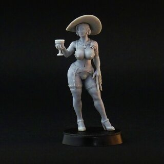 Tall Lady (naked) (28 mm)