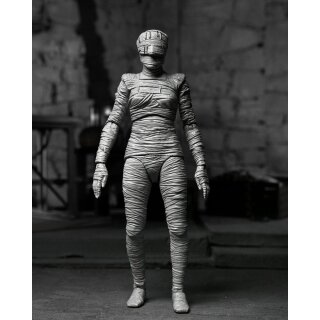 Universal Monsters Action Figure Ultimate Bride of Frankenstein (Black &amp; White) 18 cm