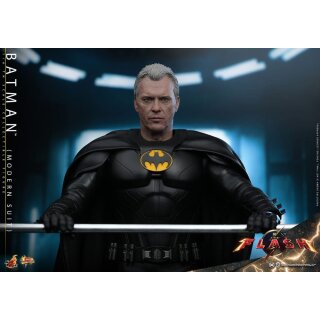 The Flash Movie Masterpiece Actionfigur 1/6 Batman (Modern Suit) 30 cm