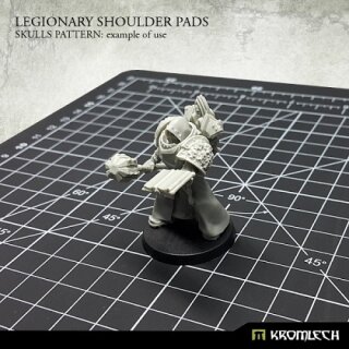 Legionary Shoulder Pads: Skulls Pattern (10)