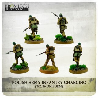 Polish Army Infantry (wz. 36 uniforms) charging with rifles (5)