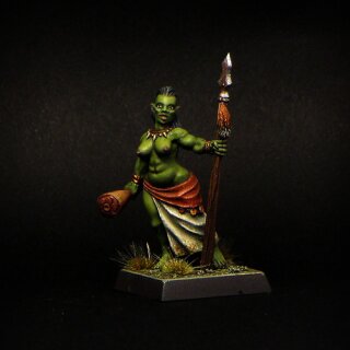 Female Orc (28 mm)