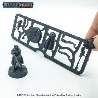 Starfinder Miniatures: Half-Elf Steward